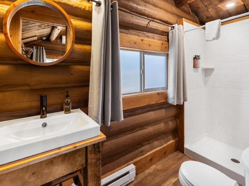 Elkhorn Cabins And Inn image