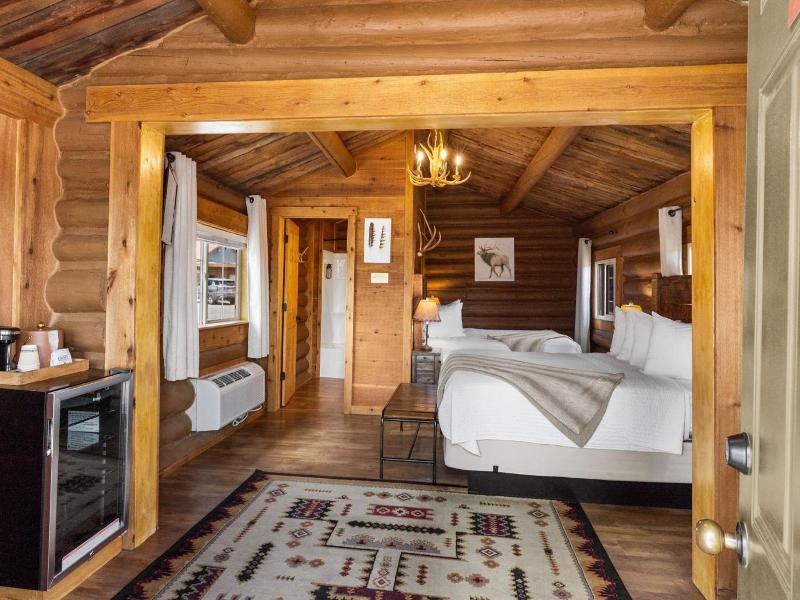 Elkhorn Cabins And Inn image