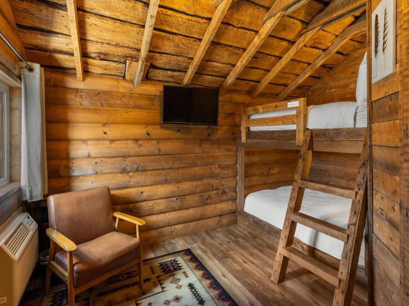Elkhorn Cabins And Inn image
