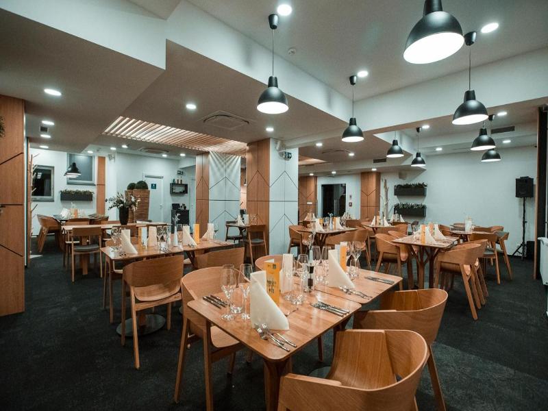 Hotel Arena image