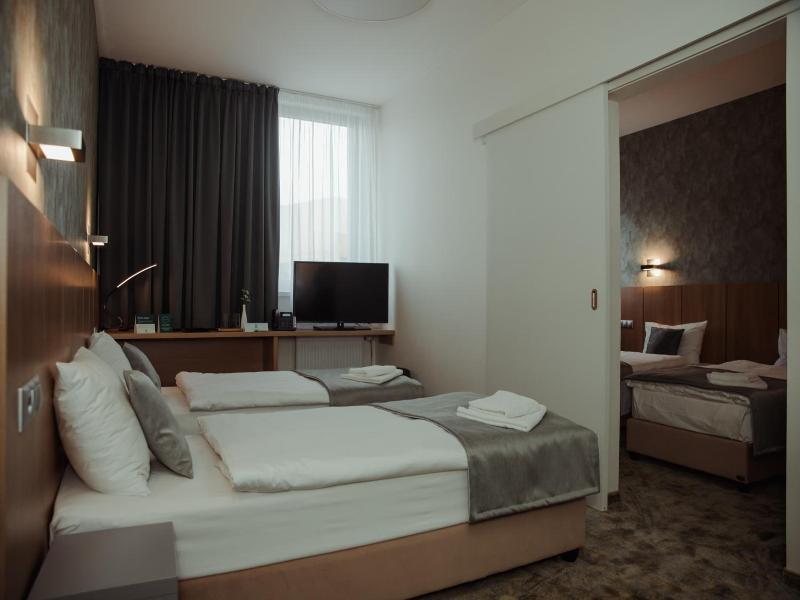Hotel Arena image