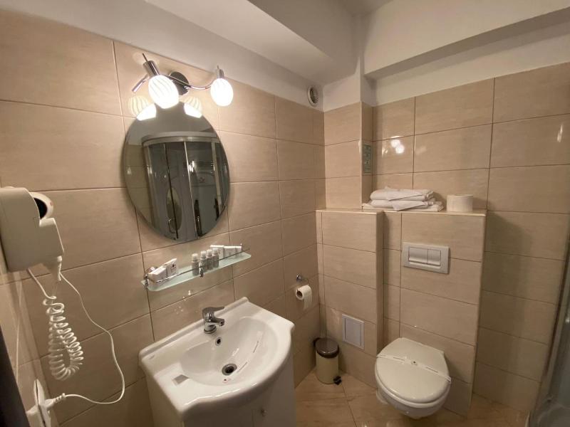 Podu Cu Lanturi image