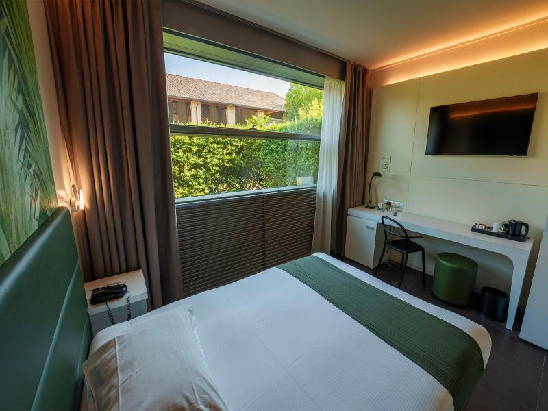 Best Western Hotel Green City image