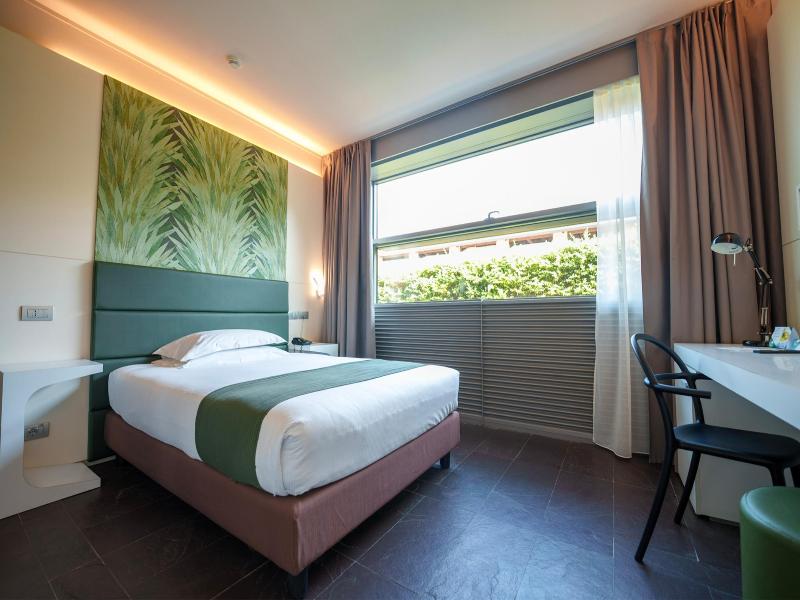 Best Western Hotel Green City image
