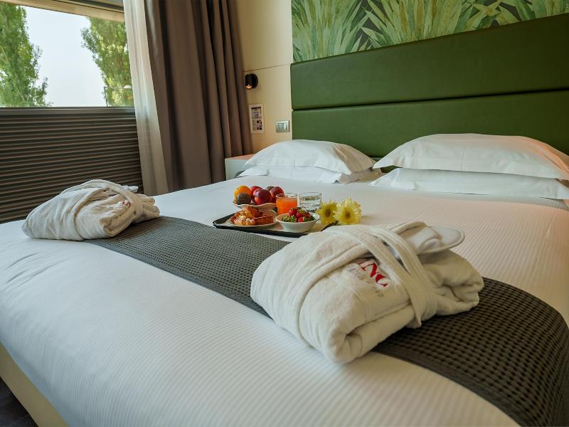 Best Western Hotel Green City image