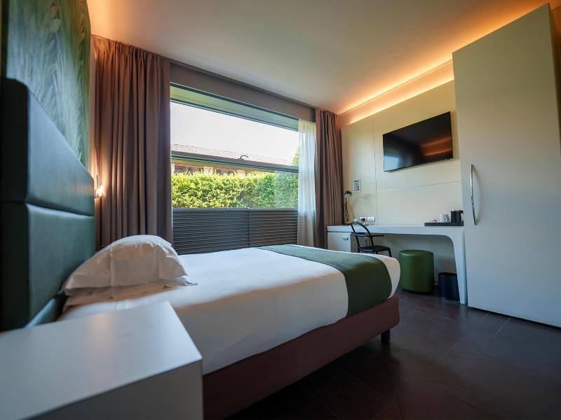 Best Western Hotel Green City image