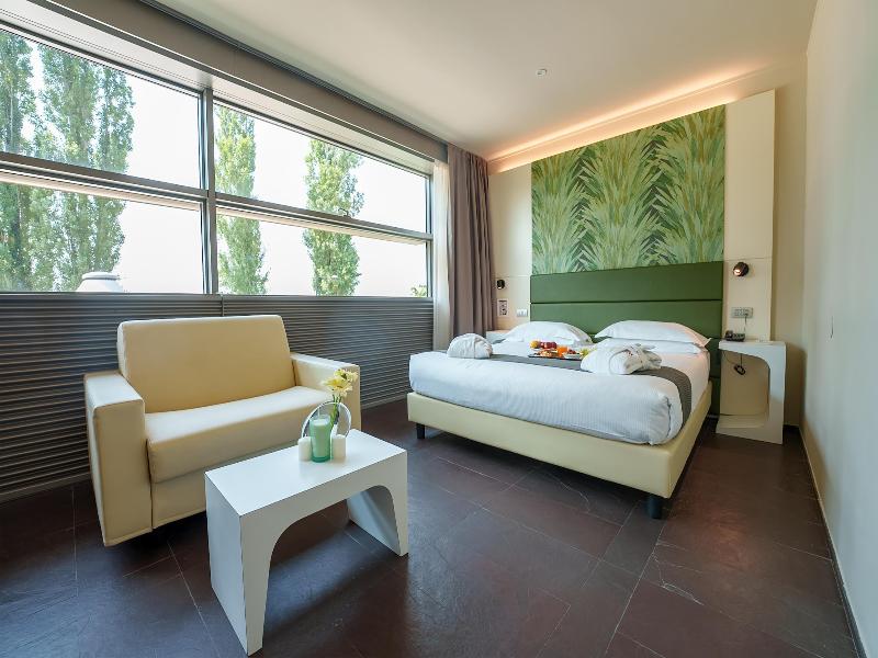 Best Western Hotel Green City image