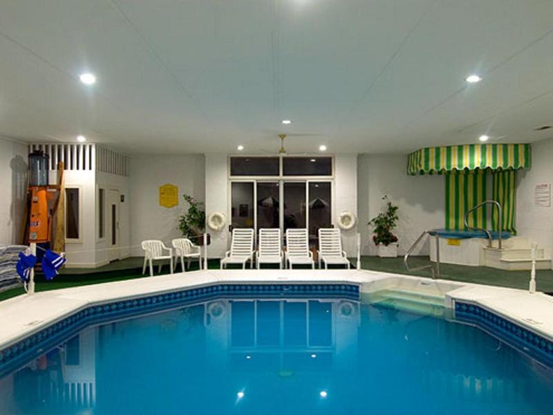 Colonel Williams Resort And Suites image