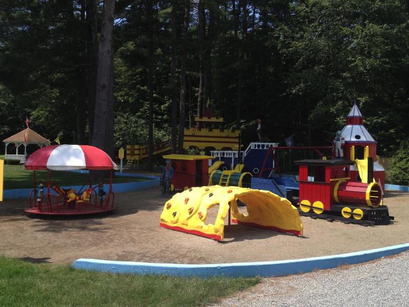 Colonel Williams Resort And Suites image