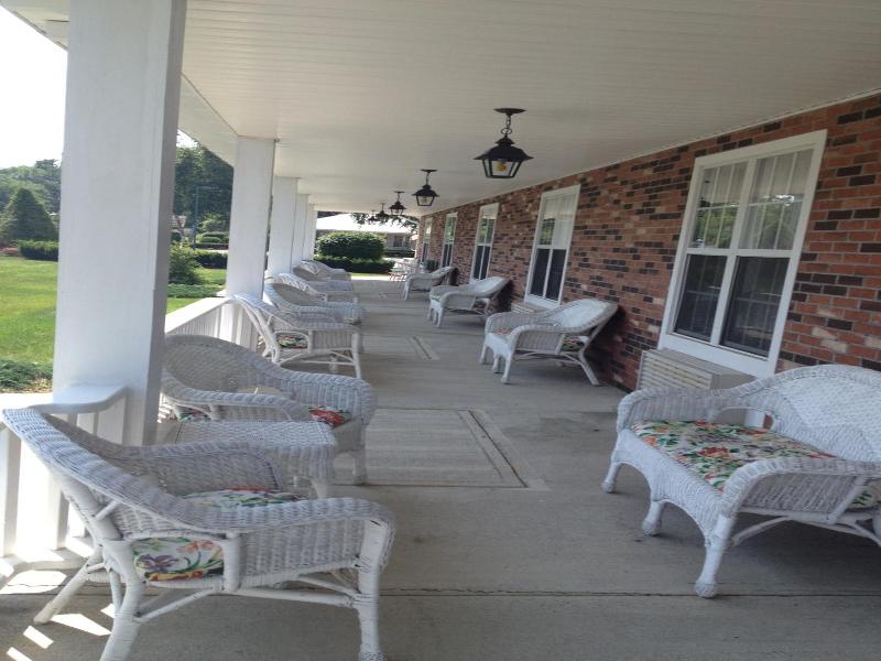 Colonel Williams Resort And Suites image