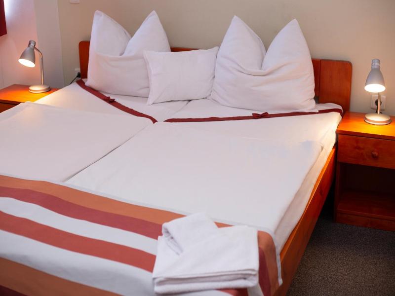 Fordan Hotel Pecs image