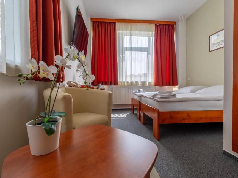Fordan Hotel Pecs image