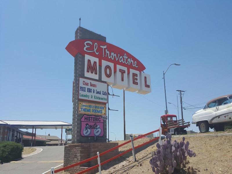 El Trovatore Motel