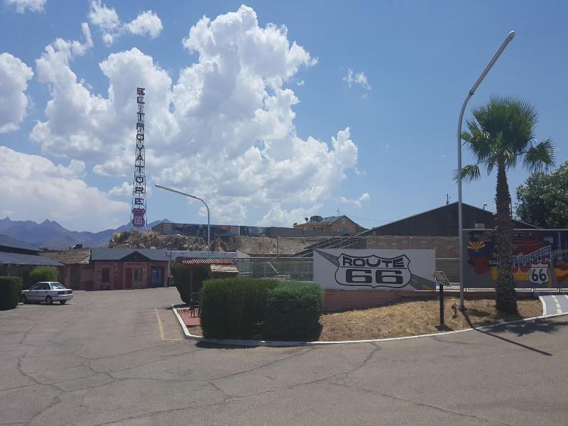 El Trovatore Motel