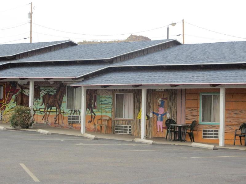 El Trovatore Motel