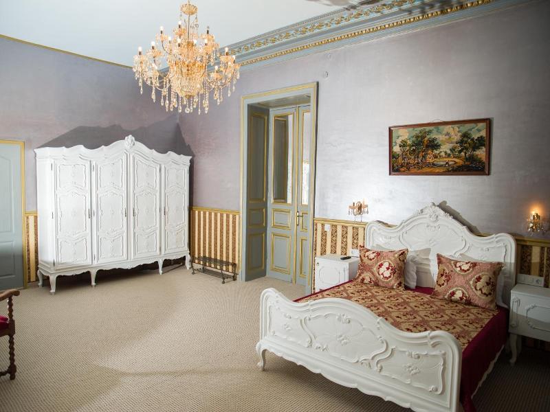 Nf Palace Old City Bucharest image