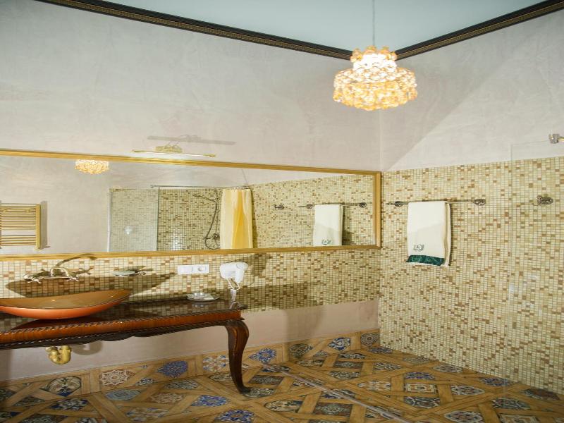 Nf Palace Old City Bucharest image
