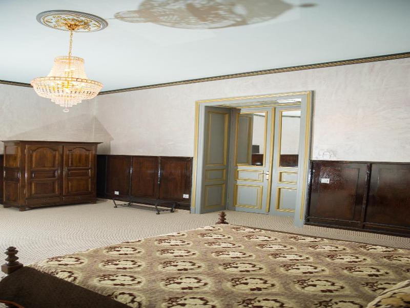 Nf Palace Old City Bucharest image