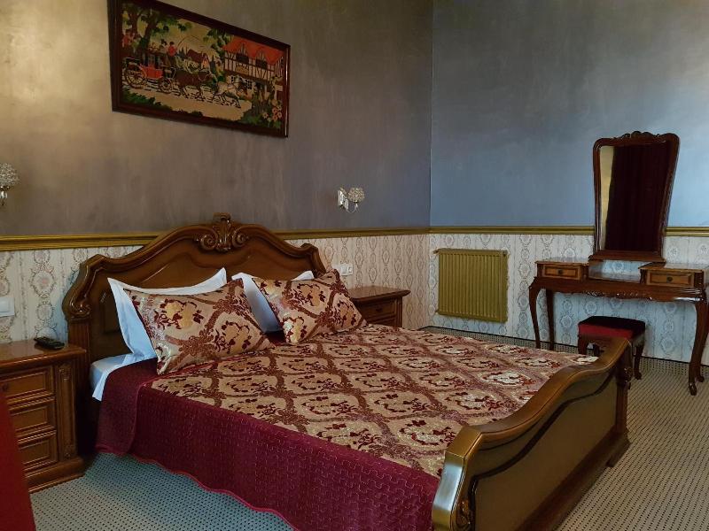 Nf Palace Old City Bucharest image