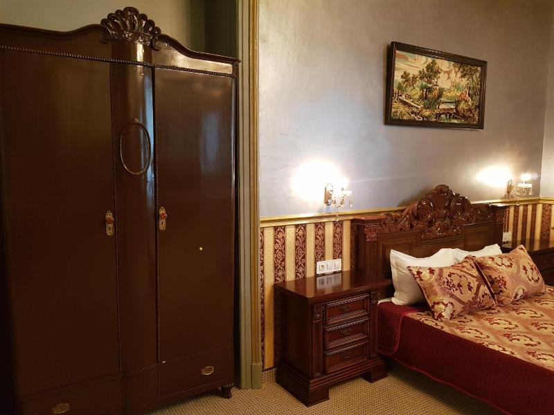 Nf Palace Old City Bucharest image