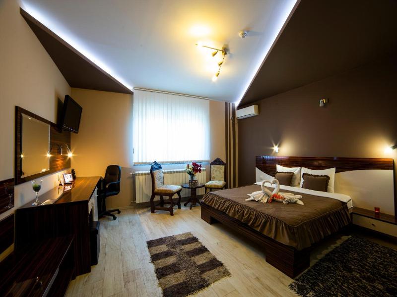 Garni Hotel Lama image