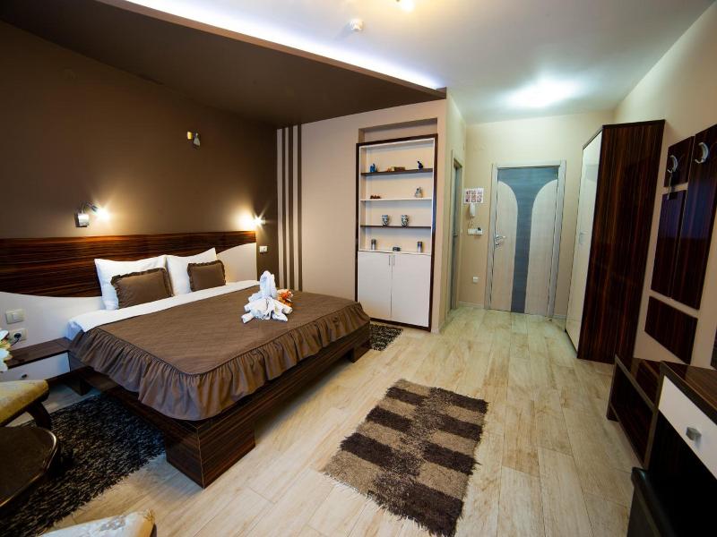 Garni Hotel Lama image