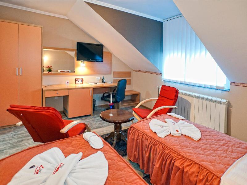 Garni Hotel Lama image