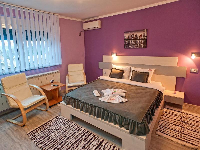Garni Hotel Lama image