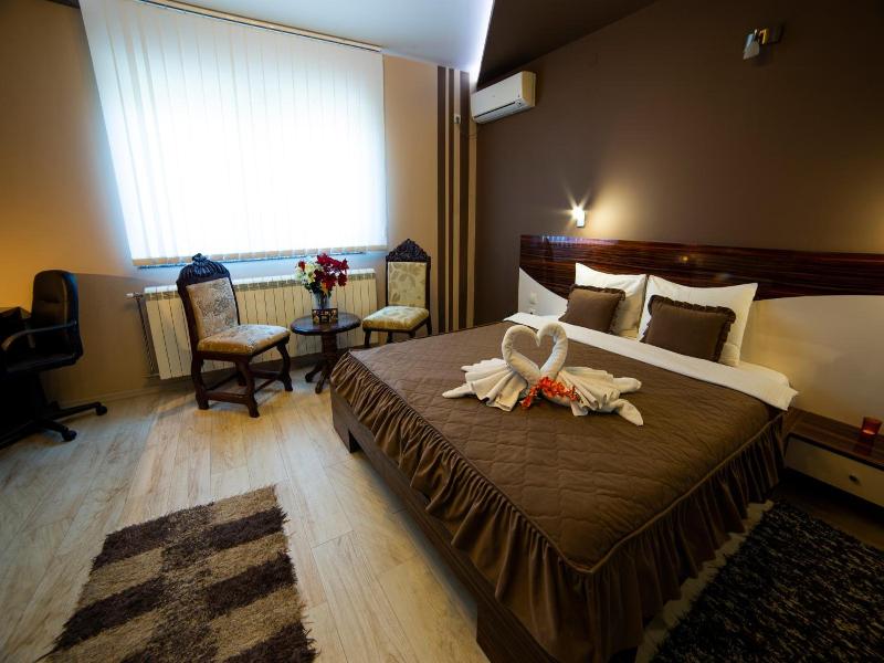Garni Hotel Lama image