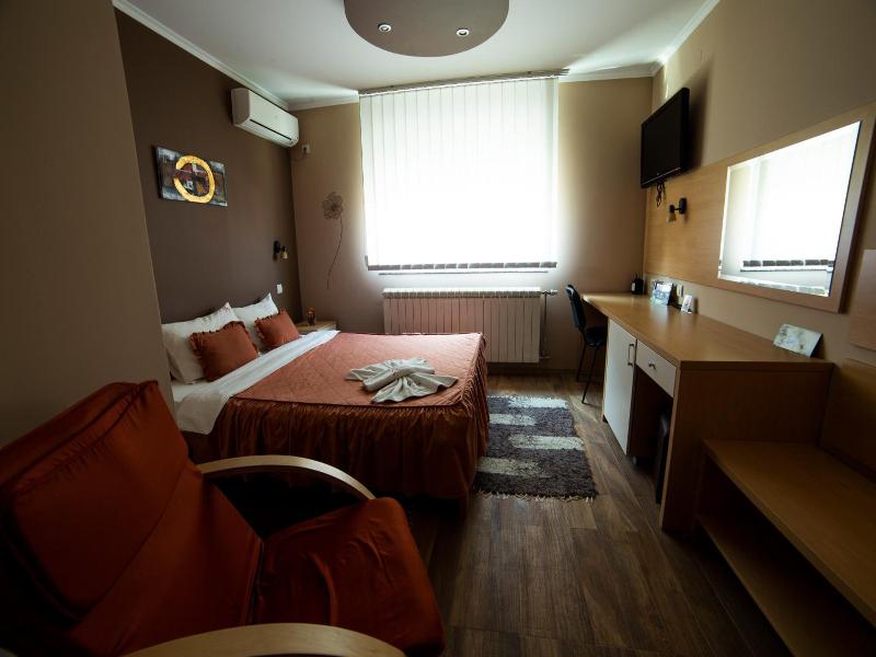 Garni Hotel Lama image