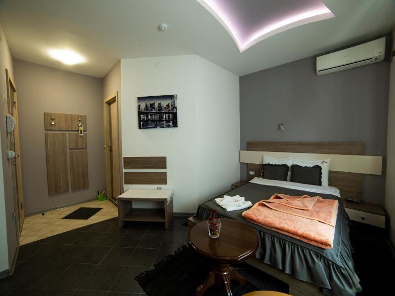 Garni Hotel Lama image