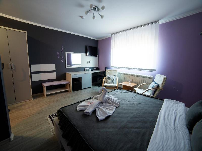Garni Hotel Lama image