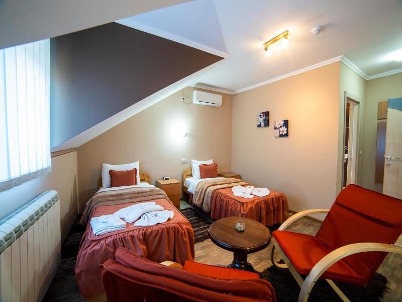 Garni Hotel Lama image