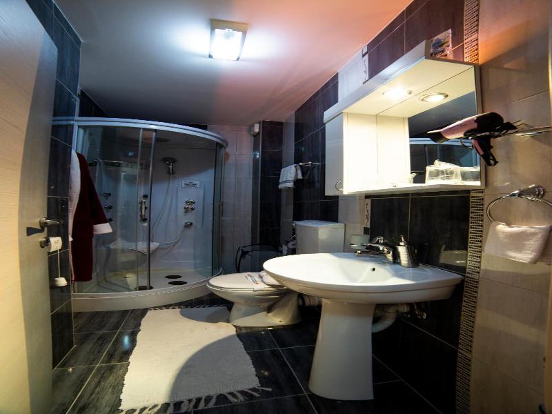 Garni Hotel Lama image