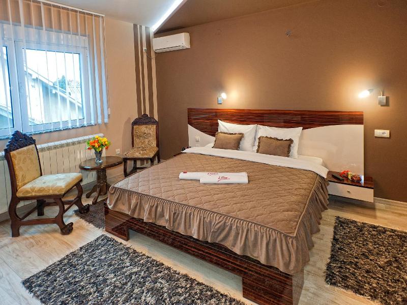Garni Hotel Lama image
