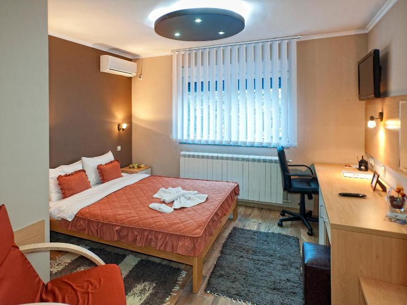 Garni Hotel Lama image