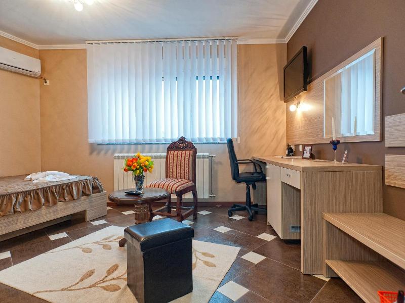 Garni Hotel Lama image