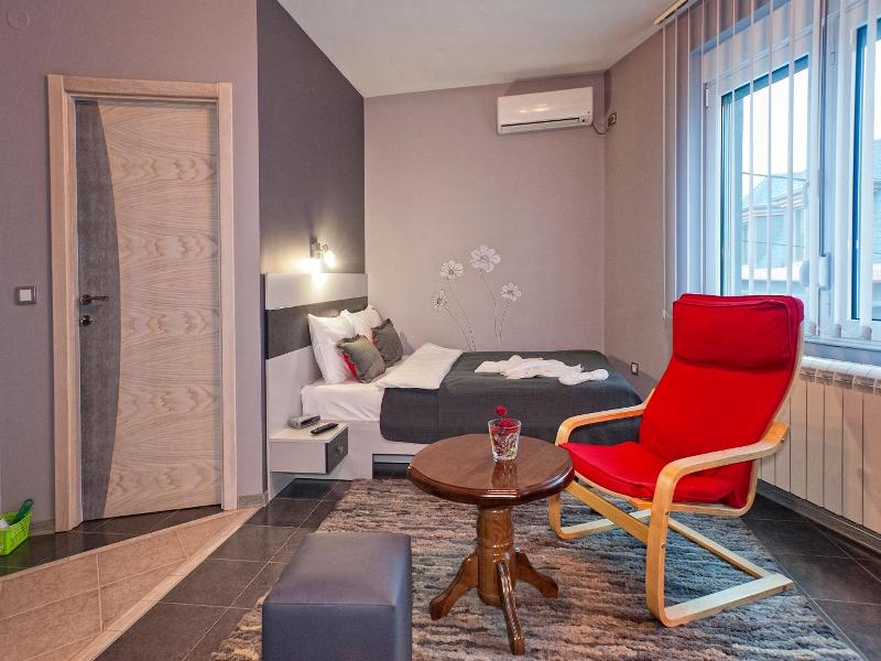 Garni Hotel Lama image