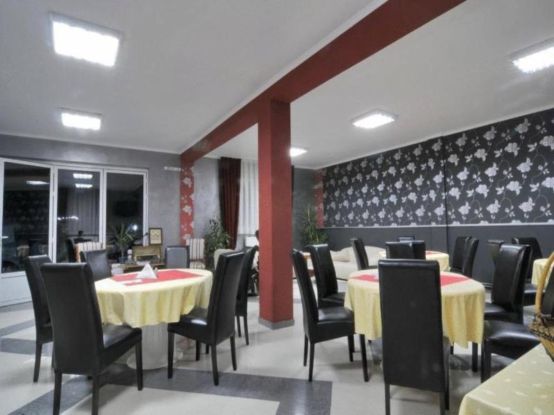 Garni Hotel Lama image
