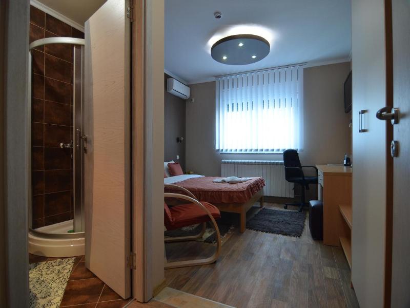 Garni Hotel Lama image