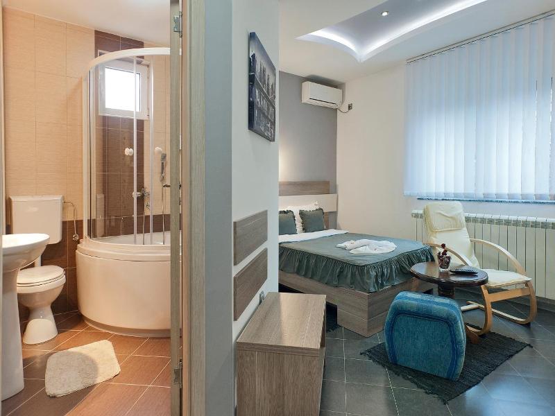 Garni Hotel Lama image