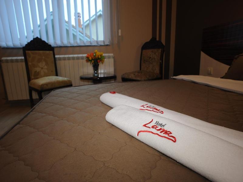 Garni Hotel Lama image