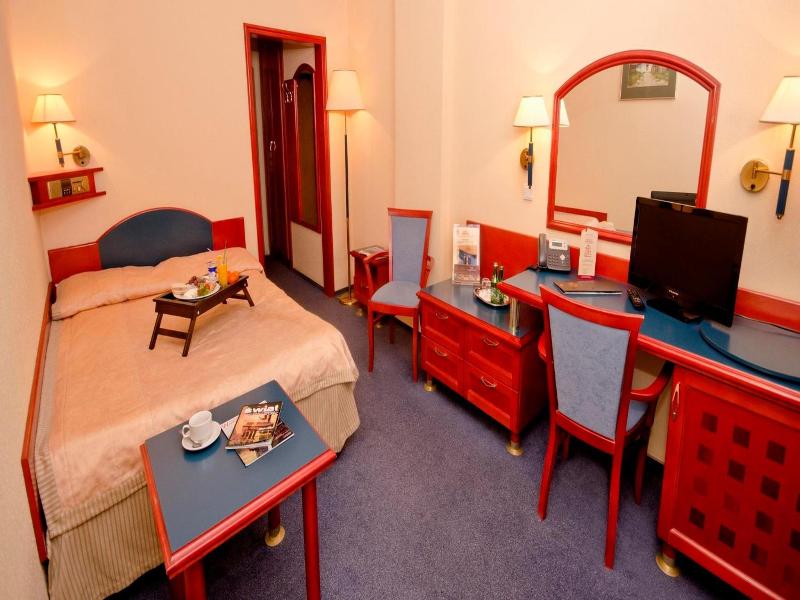 Hotel Kongresowy image