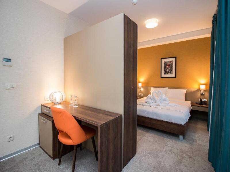 Sky Corner Hotel image