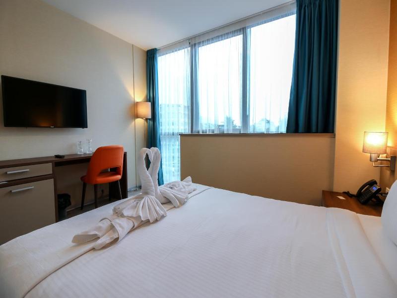 Sky Corner Hotel image