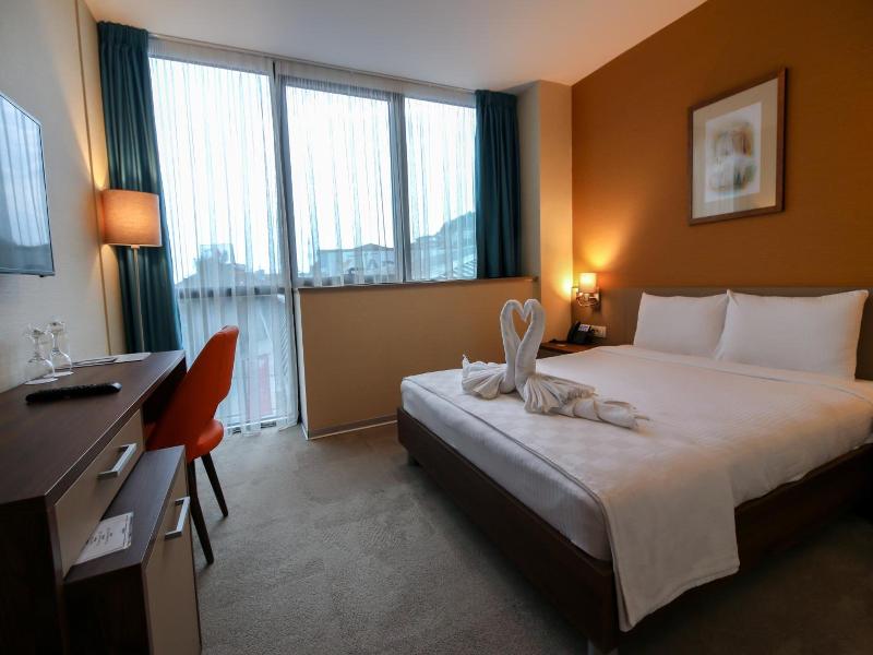 Sky Corner Hotel image