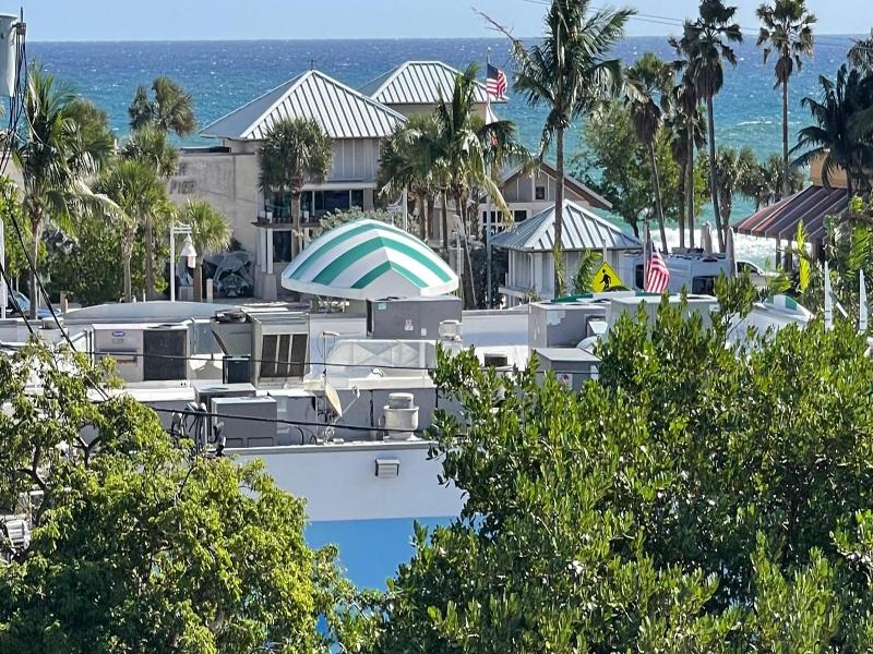 Vistalmar Beach Resort image