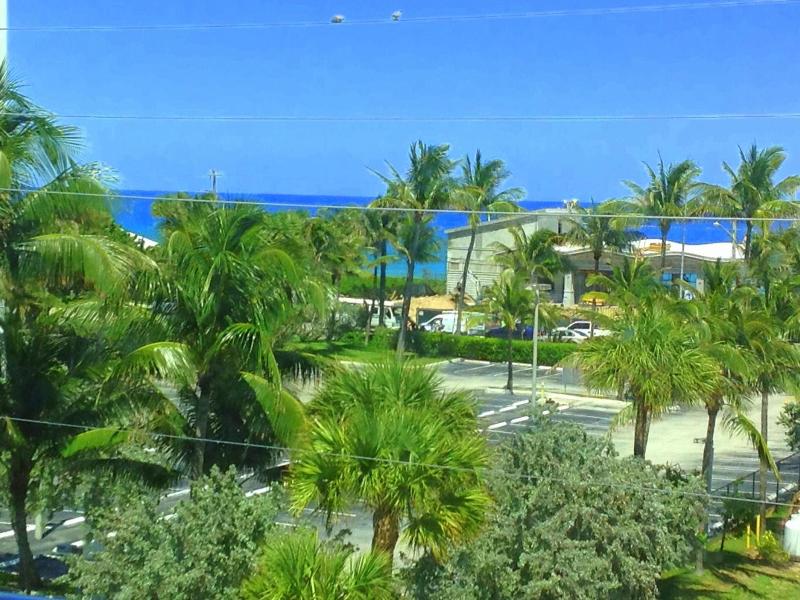 Vistalmar Beach Resort image