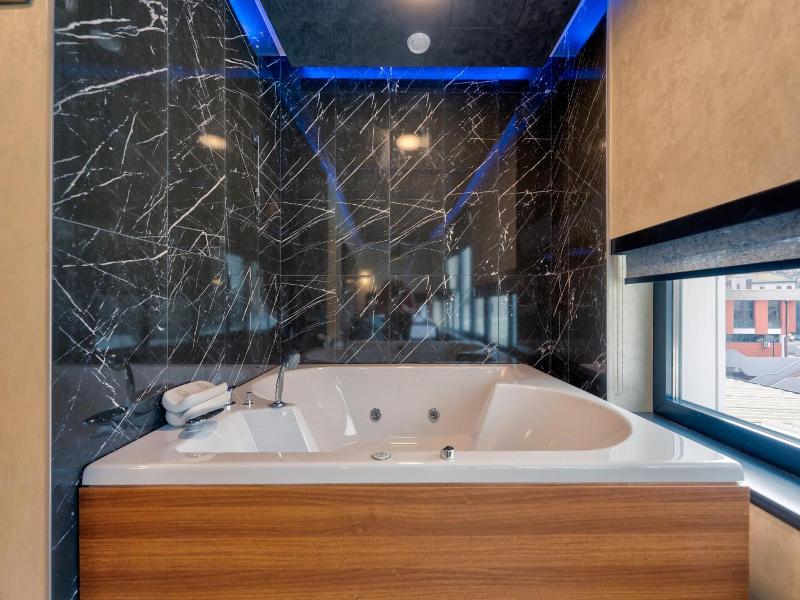 Hotel Aria image