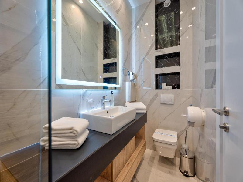 Hotel Aria image